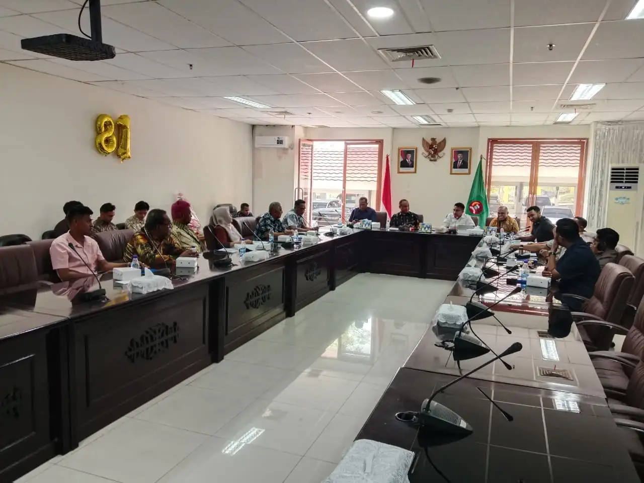 Proyek Sanitasi Banda Bermasalah — Komisi III DPRD Maluku Tegas: Kontraktor Dievaluasi, Wajib Bayar Upah Pekerja!